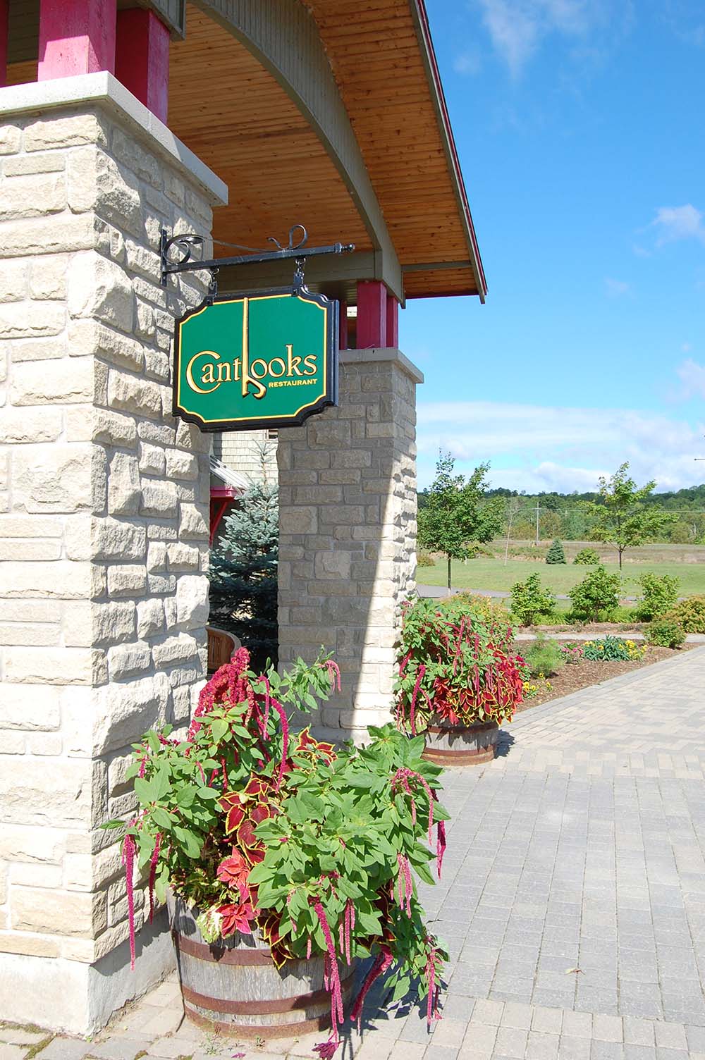 Calabogie Peaks Resort - Canthooks Restaurant Entrance